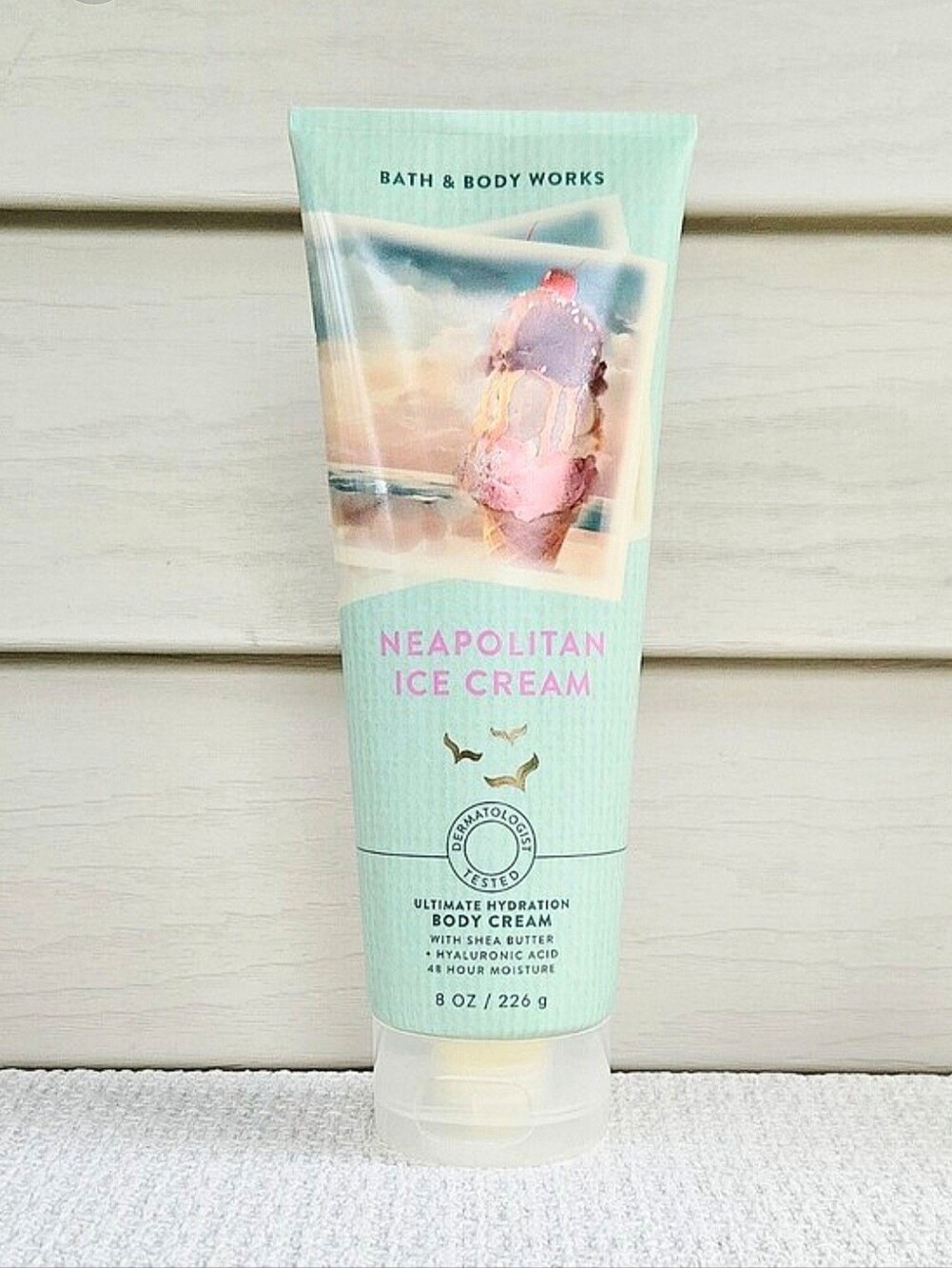 Bath & Body Works Set - Neapolitan Ice Cream - 8 oz & 10 oz - Picture 2 of 5